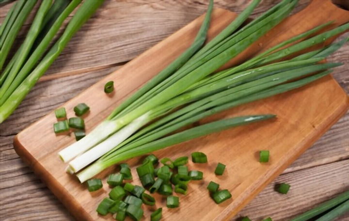 Los 12 mejores sustitutos de cebolla verde para tus recetas