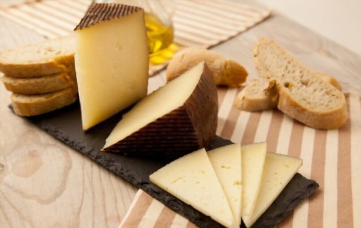 Los 13 mejores sustitutos del queso manchego para tus recetas